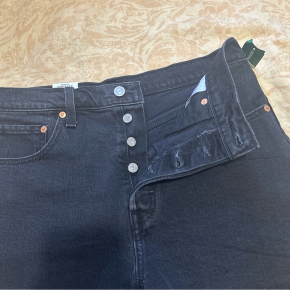 Levi's Ribcage Shorts - Picture 4 of 10